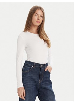 Guess Jeans Body W4BP41 J1314 Biały Slim Fit ze sklepu MODIVO w kategorii Bluzki damskie - zdjęcie 184653507