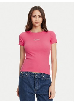 Guess Jeans T-Shirt W5YP37 KA0H1 Różowy Slim Fit ze sklepu MODIVO w kategorii Bluzki damskie - zdjęcie 184657387