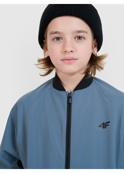 Chłopięca kurtka przejściowa 4F 4FJWSS25TJACM186 - niebieska ze sklepu Sportstylestory.com w kategorii Kurtki chłopięce - zdjęcie 184659699