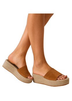 Karmelowe klapki na espadryle na platformie /E4-3 17934 G182/ ze sklepu Pantofelek24.pl w kategorii Espadryle damskie - zdjęcie 184660018