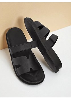 Damskie czarne sandały Hera Eleganza na płaskim obcasie z eko-skóry ze sklepu royalfashion.pl w kategorii Klapki damskie - zdjęcie 184664067