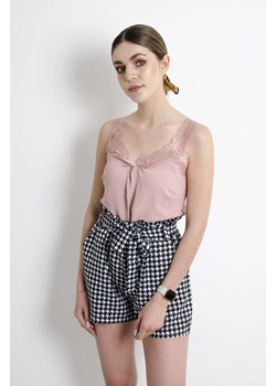 BIELIŹNIANY TOP Z KORONKĄ - JASNO-RÓŻOWY ze sklepu olika.com.pl w kategorii Bluzki damskie - zdjęcie 184668947