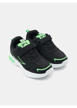 Sinsay - Sneakersy ze świecącą podeszwą Active - czarny ze sklepu Sinsay w kategorii Buty sportowe dziecięce - zdjęcie 184669665