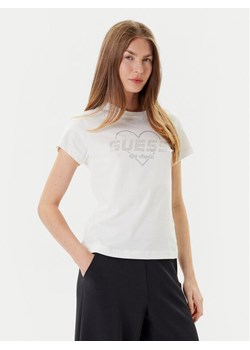 Guess T-Shirt V5GI10 K9RM1 Écru Regular Fit ze sklepu MODIVO w kategorii Bluzki damskie - zdjęcie 184670346