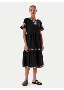 Tatuum Sukienka letnia Ayo T2509.202 Czarny Relaxed Fit ze sklepu MODIVO w kategorii Sukienki - zdjęcie 184677689