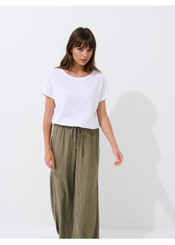 Mohito - Biały t-shirt z modalem - biały ze sklepu Mohito w kategorii Bluzki damskie - zdjęcie 184678729
