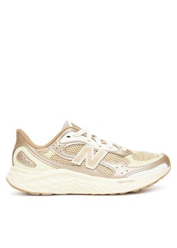 New Balance Buty do biegania Arishi WARISTG4 Beżowy ze sklepu MODIVO w kategorii Buty sportowe damskie - zdjęcie 184681937