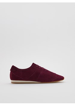 Reserved - Zamszowe sneakersy - mahoniowy ze sklepu Reserved w kategorii Buty sportowe damskie - zdjęcie 184685146