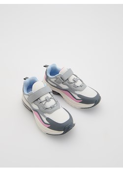 Reserved - Sneakersy z zapięciem na rzep - jasnoszary ze sklepu Reserved w kategorii Buty sportowe dziecięce - zdjęcie 184691896