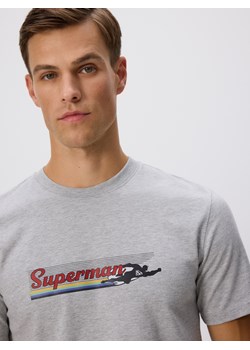Reserved - T-shirt regular fit SUPERMAN™ - jasnoszary ze sklepu Reserved w kategorii T-shirty męskie - zdjęcie 184696608