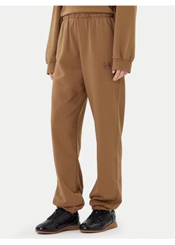 PINKO Spodnie dresowe Pazzo 105508 A2RB Brązowy Regular Fit ze sklepu MODIVO w kategorii Spodnie damskie - zdjęcie 184701679