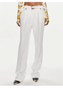 Versace Jeans Couture Spodnie materiałowe 76HAA111 Biały Slim Fit ze sklepu MODIVO w kategorii Spodnie damskie - zdjęcie 184701687