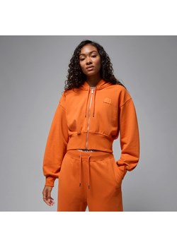 Damska krótka bluza z kapturem z satynową podszewką Jordan Flight Fleece - Pomarańczowy ze sklepu Nike poland w kategorii Bluzy damskie - zdjęcie 184704278
