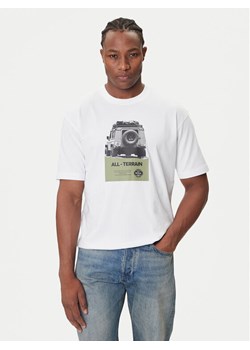 BOSS T-Shirt Te_Wagon 50546958 Biały Relaxed Fit - id: 0000305333971 - marki BOSS HUGO BOSS - 184706858 BOSS T-Shirt Te_Wagon 50546958 Biały Relaxed Fit ze sklepu MODIVO w kategorii T-shirty męskie - zdjęcie 184706858