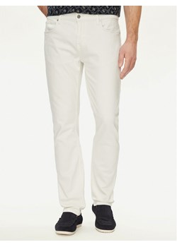 Guess Spodnie materiałowe Angels M4RAN2 WFXVB Biały Slim Fit ze sklepu MODIVO w kategorii Spodnie męskie - zdjęcie 184714459