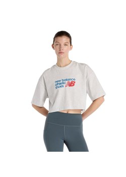 Koszulka damska New Balance WT51908AHH - szara - id: 3240431 - marki New Balance - 184722037 Koszulka damska New Balance WT51908AHH - szara ze sklepu streetstyle24.pl w kategorii Bluzki damskie - zdjęcie 184722037