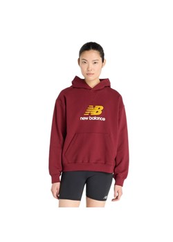 Bluza damska New Balance WT51501MHB - bordowa ze sklepu streetstyle24.pl w kategorii Bluzy damskie - zdjęcie 184722038