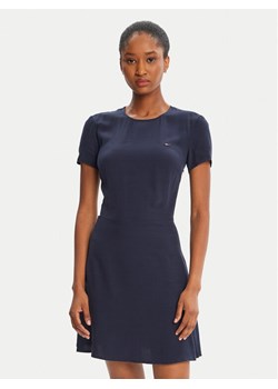 Tommy Jeans Sukienka codzienna DW0DW21120 Granatowy Regular Fit ze sklepu MODIVO w kategorii Sukienki - zdjęcie 184752977