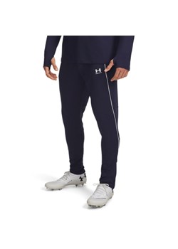 Męskie spodnie treningowe Under Armour UA M Challenger Training Pnt - granatowe ze sklepu Sportstylestory.com w kategorii Spodnie męskie - zdjęcie 184767259