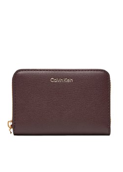 Calvin Klein Duży Portfel Damski Foil Logo Medium Zip Around LV04F1091G Bordowy ze sklepu MODIVO w kategorii Portfele damskie - zdjęcie 184769849