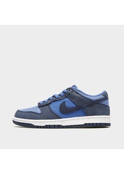 NIKE DUNK LOW SE (GS) ze sklepu JD Sports  w kategorii Buty sportowe damskie - zdjęcie 184773246
