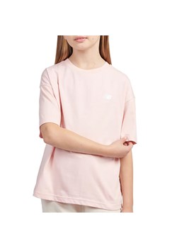 Koszulka dziecięca New Balance LAKG0001PIE - różowa ze sklepu streetstyle24.pl w kategorii Bluzki dziewczęce - zdjęcie 184789978