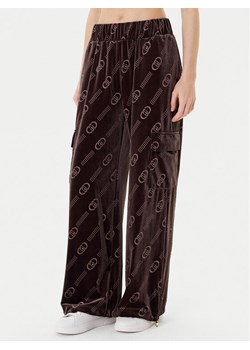 Liu Jo Sport Spodnie dresowe TF5111 J4955 Brązowy Relaxed Fit ze sklepu MODIVO w kategorii Spodnie damskie - zdjęcie 184794146
