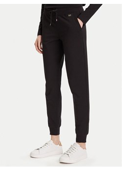 EA7 Emporio Armani Spodnie dresowe 7W000461 AF13135 UC001 Czarny Regular Fit ze sklepu MODIVO w kategorii Spodnie damskie - zdjęcie 184794225