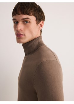 Reserved - Golf z wiskozą - brązowy - id: ZU169-84X - marki Reserved - 184797007 Reserved - Golf z wiskozą - brązowy ze sklepu Reserved w kategorii Swetry męskie - zdjęcie 184797007