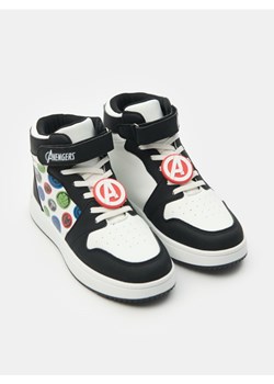 Sinsay - Sneakersy za kostkę Marvel - wielobarwny ze sklepu Sinsay w kategorii Buty sportowe dziecięce - zdjęcie 184801116