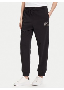 EA7 Emporio Armani Spodnie dresowe 7W000418 AF12473 MC021 Czarny Regular Fit ze sklepu MODIVO w kategorii Spodnie damskie - zdjęcie 184801907