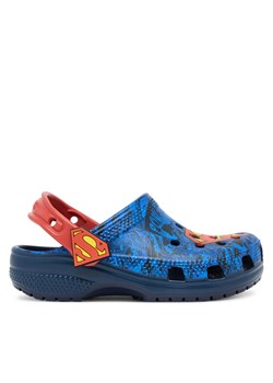 Crocs Klapki Superman Classic Clog 211132 Niebieski ze sklepu MODIVO w kategorii Klapki dziecięce - zdjęcie 184810865