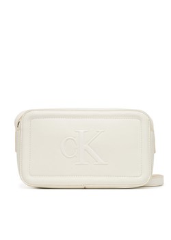 Torebka Calvin Klein Bold Ck Camera Bag LV04F3220G Biały ze sklepu eobuwie.pl w kategorii Listonoszki - zdjęcie 184812369