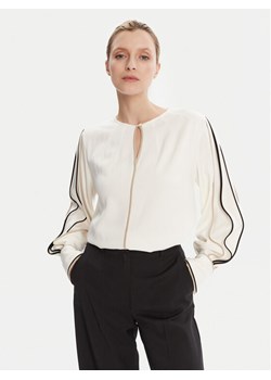 BOSS Bluzka Banariah 50546147 Écru Regular Fit ze sklepu MODIVO w kategorii Bluzki damskie - zdjęcie 184812895