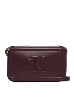 Calvin Klein Torebka Bold Ck Camera Bag LV04F3220G Bordowy ze sklepu MODIVO w kategorii Listonoszki - zdjęcie 184812898