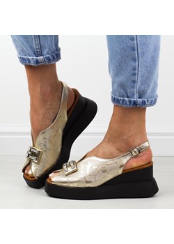 Złote sandały damskie na koturnie M.Daszyński Sa209-7 ze sklepu suzana.pl w kategorii Sandały damskie - zdjęcie 184822519