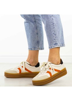 Beżowe sneakersy damskie Jezzi News 9087 ze sklepu suzana.pl w kategorii Półbuty damskie - zdjęcie 184825085