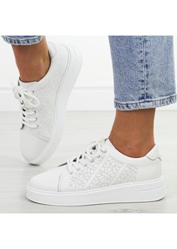 Białe skórzane sneakersy damskie Sergio Leone Sp114 ze sklepu suzana.pl w kategorii Trampki damskie - zdjęcie 184831396