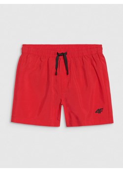 Chłopięce spodenki plażowe 4F 4FJRMM00UBDSM110 - czerwone ze sklepu Sportstylestory.com w kategorii Spodenki chłopięce - zdjęcie 184839578