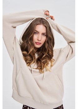 Bluza z kapturem beżowa ze sklepu Moodo.pl w kategorii Bluzy damskie - zdjęcie 184862658