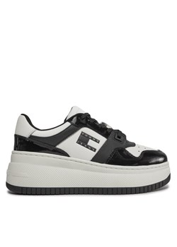Sneakersy Tommy Jeans Tjw Retro Basket Flatform Patent EN0EN02523 Écru ze sklepu eobuwie.pl w kategorii Buty sportowe damskie - zdjęcie 184873996