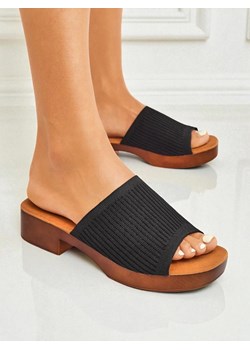 Royalfashion Klapki damskie na niskim obcasie Ribbed Grace ze sklepu royalfashion.pl w kategorii Klapki damskie - zdjęcie 184876696