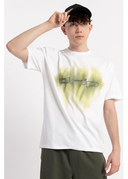 Biały t-shirt z autorską grafiką z przodu, rozmiar - 140, kolor - biały ze sklepu REPORTER w kategorii T-shirty chłopięce - zdjęcie 184878967