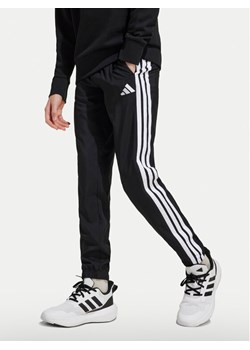 adidas Spodnie dresowe Essentials Climacool JD6500 Czarny Regular Fit ze sklepu MODIVO w kategorii Spodnie chłopięce - zdjęcie 184879698