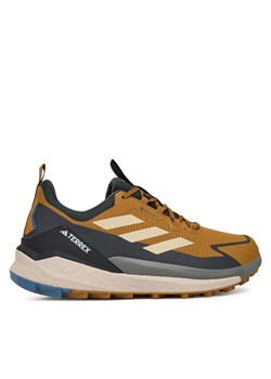 adidas Trekkingi Terrex Free Hiker 2.0 Low Gore-Tex JP5611 Brązowy ze sklepu MODIVO w kategorii Buty trekkingowe męskie - zdjęcie 184881258