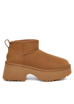 Śniegowce Ugg W Classic Ultra Mini Heights 1158311 Brązowy ze sklepu eobuwie.pl w kategorii Śniegowce damskie - zdjęcie 184888535