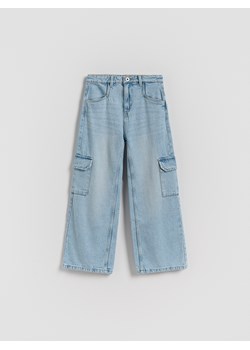 Reserved - Jeansy wide leg z kieszeniami cargo - niebieski ze sklepu Reserved w kategorii Spodnie dziewczęce - zdjęcie 184891158