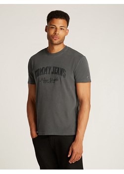 TOMMY JEANS Koszulka w kolorze antracytowym ze sklepu Limango Polska w kategorii T-shirty męskie - zdjęcie 184892267