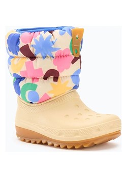 Crocs Kozaki zimowe &quot;Classic NeoPuff&quot; w kolorze beżowym ze wzorem ze sklepu Limango Polska w kategorii Buty zimowe dziecięce - zdjęcie 184892356