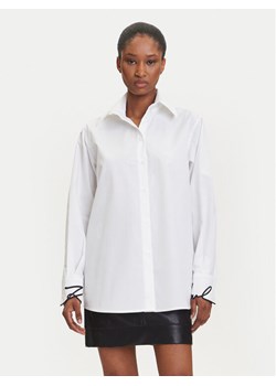 KARL LAGERFELD Koszula A3W11023 Biały Regular Fit ze sklepu MODIVO w kategorii Koszule damskie - zdjęcie 184906069